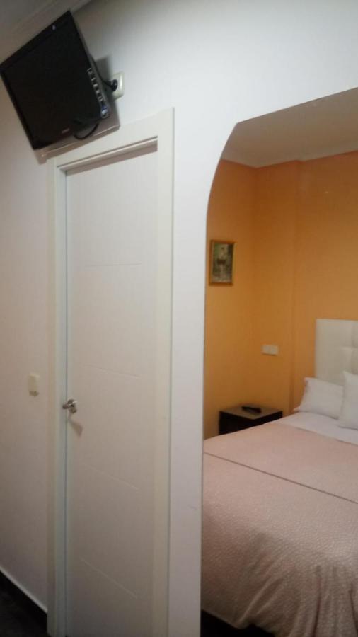 Pension Navarra Madrid Exterior photo