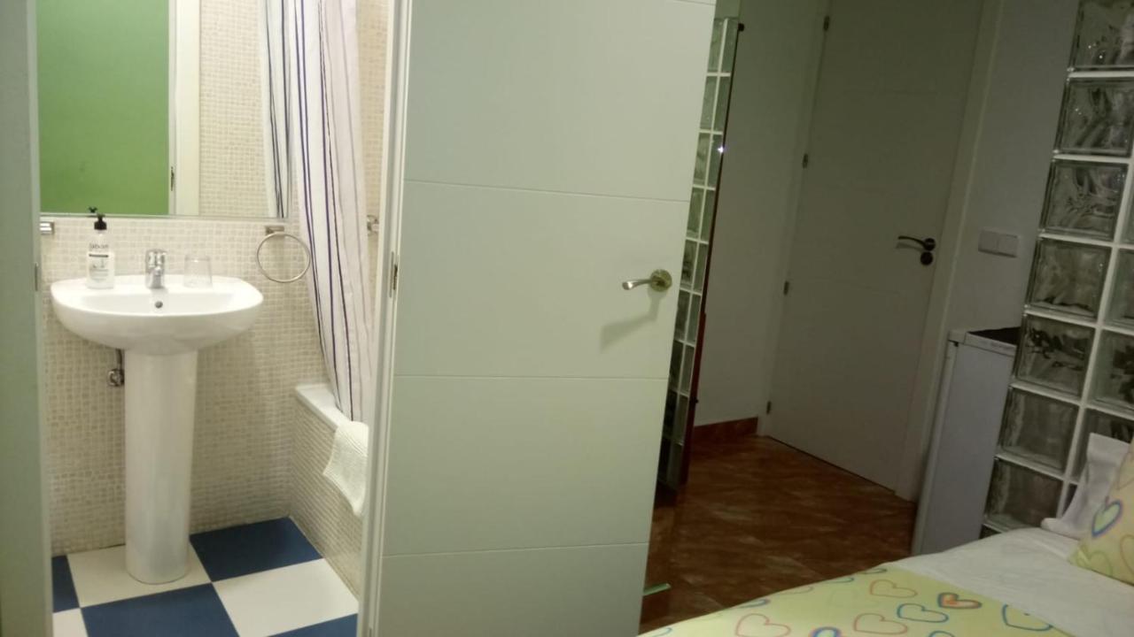 Pension Navarra Madrid Exterior photo